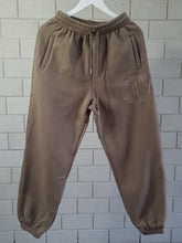 Load image into Gallery viewer, MANAAKI MADE 2.0 TRACKPANTS